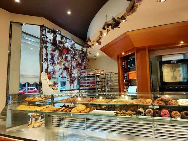 Fotografia tomada fuera de Pastelería Raúl Asencio Novelda - Pastelería en Novelda, Alicante