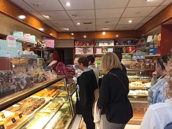 Fotografia tomada fuera de Pastelería Real - Pastelería en Morata de Tajuña, Madrid