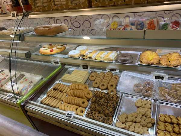 Fotografia tomada fuera de Pastelería Recuero - Pastelería en Madrid, Madrid