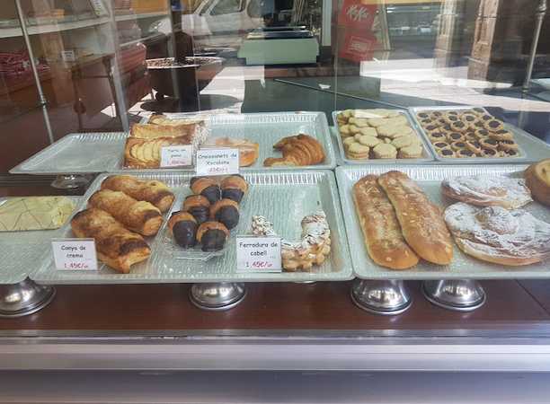 Fotografia tomada fuera de Pastelería Ribalta - Pastisseria en Barcelona, Barcelona