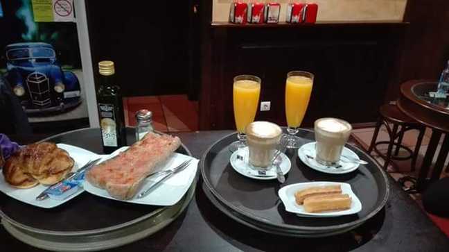 Fotografia tomada fuera de Café Praza - bares en Porto do Son, A Coruña