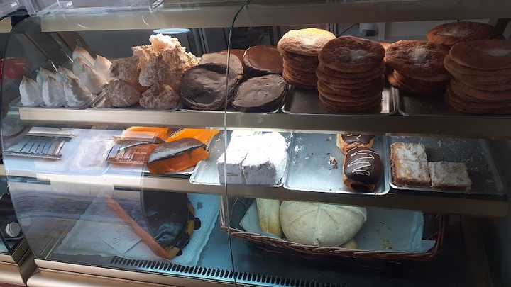 Fotografia tomada fuera de Pastelería San Enrique - Pastelería en Córdoba, Córdoba