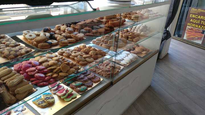 Fotografia tomada fuera de Pastelería Santa Barbara - Pastelería en Salamanca, Salamanca