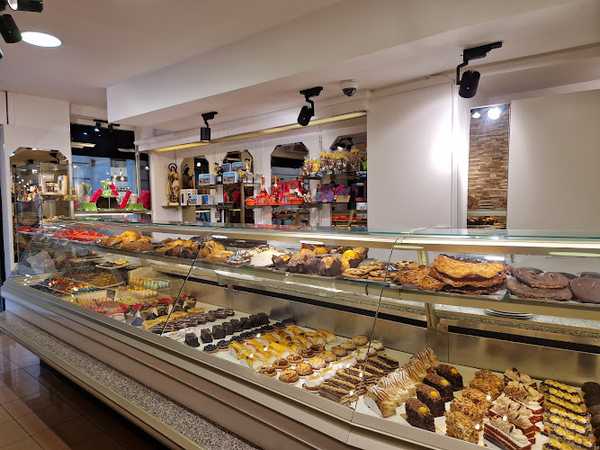Fotografia tomada fuera de Pastelería Santa Clara - Pastisseria en Barcelona, Barcelona