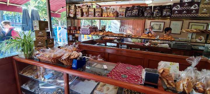 Fotografia tomada fuera de Pastelería Segura - Pastelería en Logroño, La Rioja