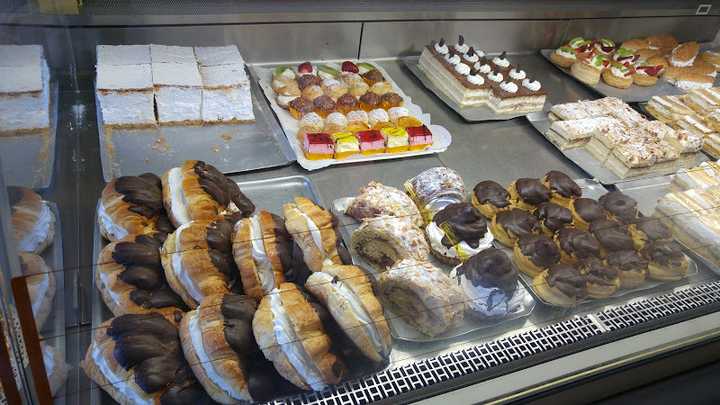 Fotografia tomada fuera de Pastelería Sonia - Pastelería en Tenencia, A Coruña