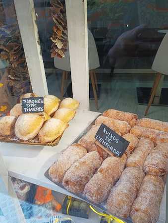 Fotografia tomada fuera de Pastelería Talldolç - Pastisseria en Figueres, Girona