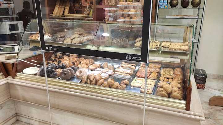 Fotografia tomada fuera de Pastelería Tallón - Pastelería en Aspe, Alicante