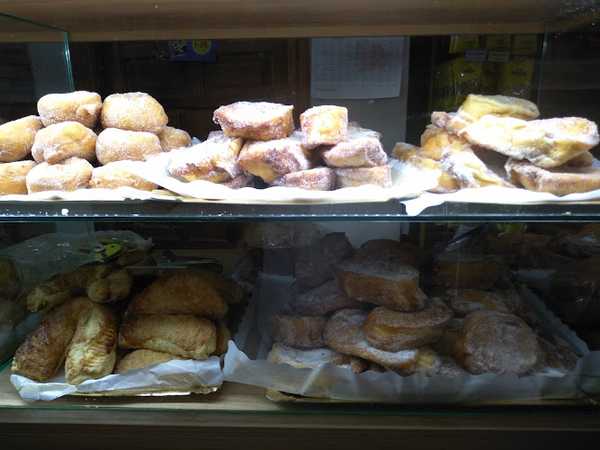 Fotografia tomada fuera de Pastelería Tentación - Panadería en Badajoz, Badajoz