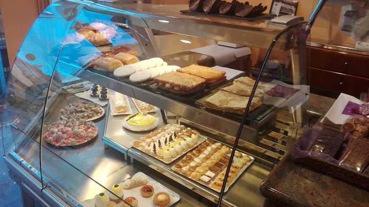 Fotografia tomada fuera de Pastelería Uyarra - Pastelería en Sopela, Bizkaia