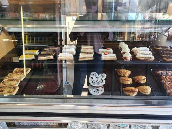 Fotografia tomada fuera de Pastelería Valderrama - Pastelería en Benidorm, Alicante