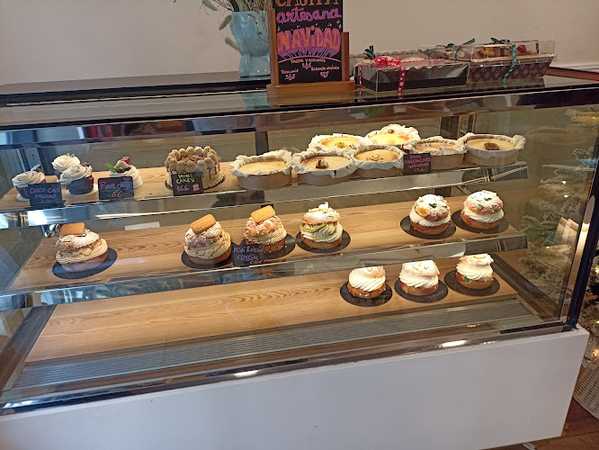 Fotografia tomada fuera de Pastelería Veintiuno Bakery - Pastelería en Zaragoza, Zaragoza