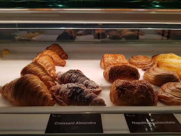 Fotografia tomada fuera de Pastelería Vincelle - Pastelería en Jaca, Huesca