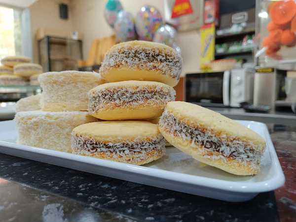 Fotografia tomada fuera de Pastelería, salteñeria- panadería arcos - Pastelería en L'Hospitalet de Llobregat, Barcelona