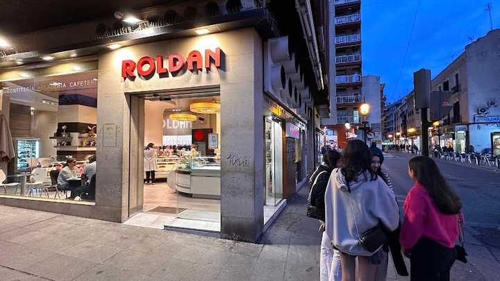 Fotografia tomada fuera de Pastelerías Roldán - Centro - Pastelería en Córdoba, Córdoba