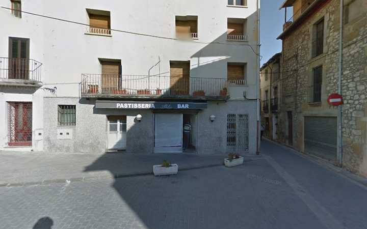Fotografia tomada fuera de Pastisseria Alabau - Pastelería en Les Planes d'Hostoles, Girona