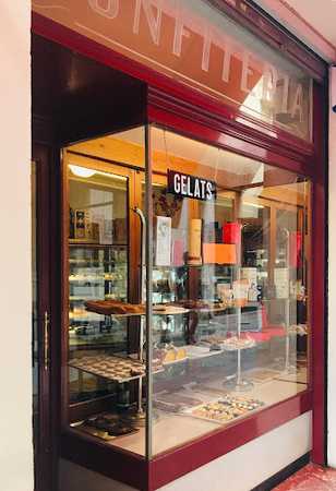 Fotografia tomada fuera de Pastisseria Bomboneria Josep Marquès - Forn de pa en Girona, Girona