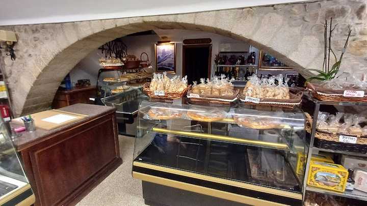 Fotografia tomada fuera de Pastisseria Can Xapa - Pastisseria en Bordils, Girona