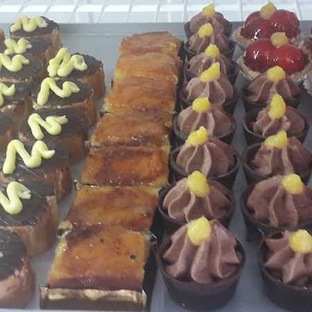 Fotografia tomada fuera de PASTISSERIA CASABELLA - Pastelería en Argentona, Barcelona