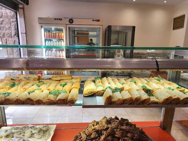 Fotografia tomada fuera de Pastisseria Conesa - Pastelería en Martorell, Barcelona