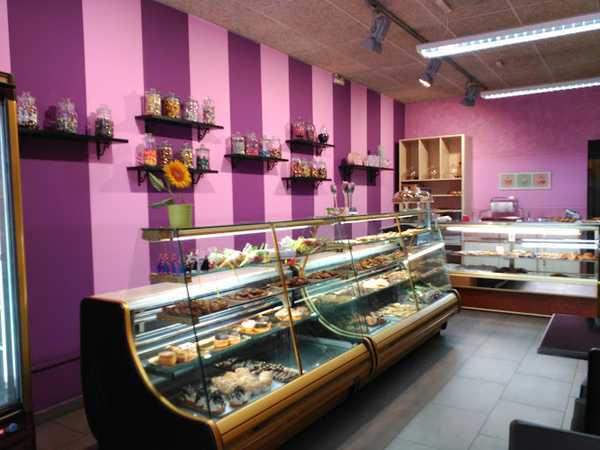 Fotografia tomada fuera de Pastisseria Dani - Cake shop en Artés, Barcelona