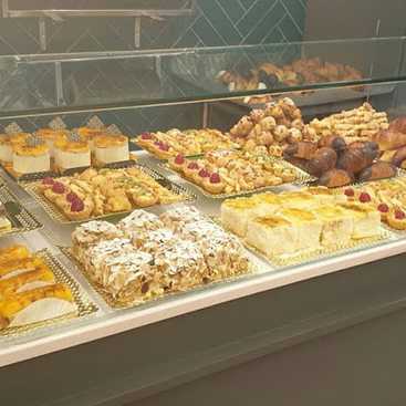 Fotografia tomada fuera de Pastisseria Degustacio L'olotina - Pastelería en Olot, Girona