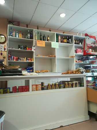Fotografia tomada fuera de Pastisseria El Timbaler - cafeterías en Linyola, Lleida