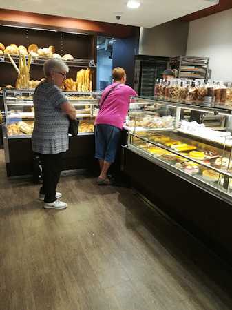 Fotografia tomada fuera de Pastisseria Forn la Lionesa - Panadería en Berga, Barcelona