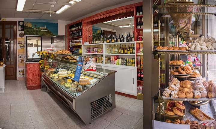Fotografia tomada fuera de Pastisseria Gallart - Cake shop en Calella, Barcelona