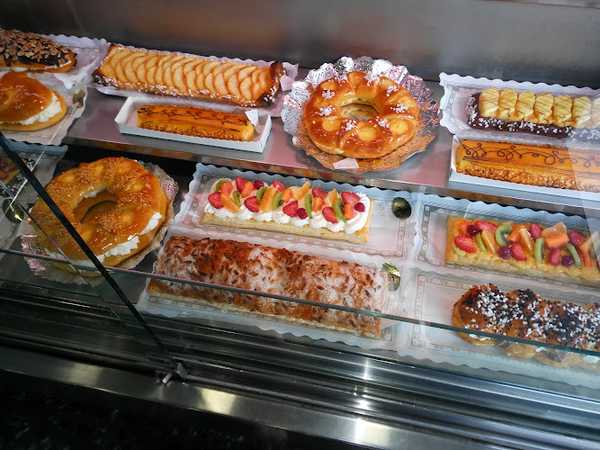 Fotografia tomada fuera de Pastisseria i Catering DICBO - Botiga en Rubí, Barcelona