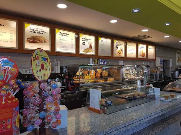 Fotografia tomada fuera de Cafestore Trijueque - restaurantes en Guadalajara, Zaragoza
