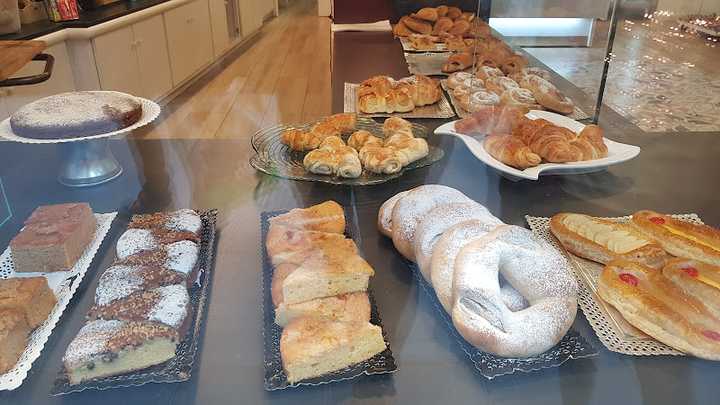 Fotografia tomada fuera de Pastisseria la Gasela - Pastisseria en Santa Coloma de Farners, Girona