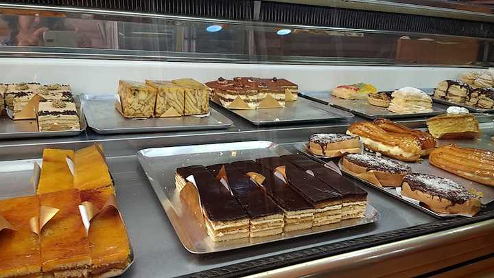 Fotografia tomada fuera de Pastisseria la Mercè - Pastelería en Borriana, Castellón