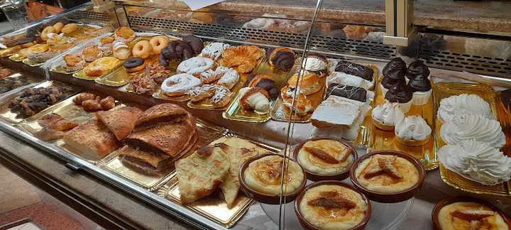 Fotografia tomada fuera de Pastisseria La Palma - Barberà del Vallès - Pastisseria en Barberà del Vallès, Barcelona