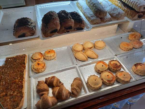 Fotografia tomada fuera de Pastisseria La Rotonda - cafeterías en Santa Ponça, Baleares