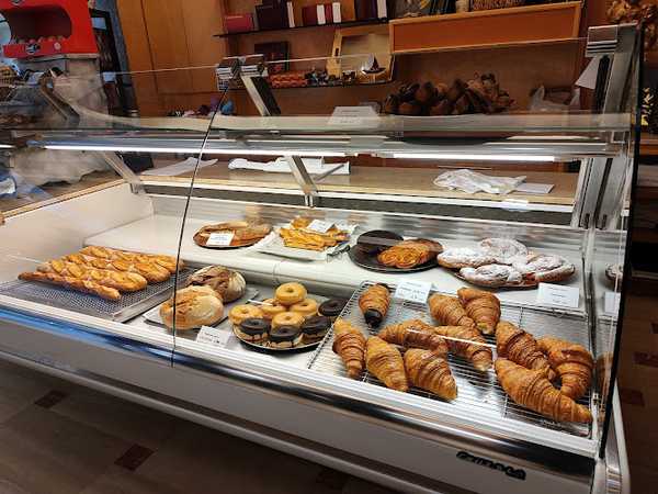 Fotografia tomada fuera de Pastisseria Lleonart - Pastisseria en Sant Celoni, Barcelona