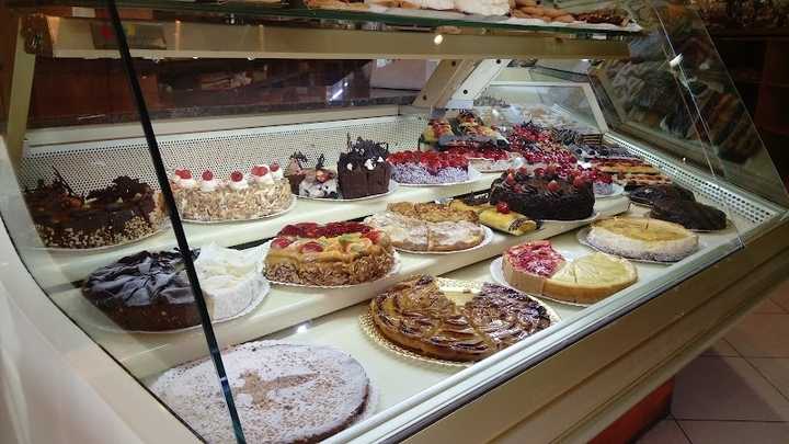 Fotografia tomada fuera de Pastisseria MARINA - Forn de pa en Blanes, Girona