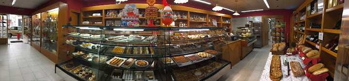 Fotografia tomada fuera de Pastisseria Piferrer - Pastelería en Anglès, Girona
