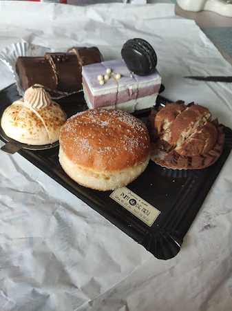 Fotografia tomada fuera de Pastisseria Punt de Neu - Pastelería en Borriana, Castellón