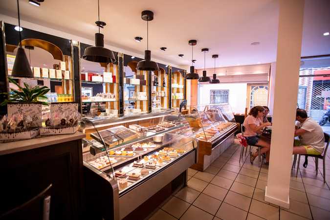 Fotografia tomada fuera de Pastisseria Sala - Pastisseria en Sant Andreu de Llavaneres, Barcelona