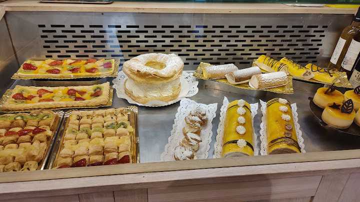 Fotografia tomada fuera de Pastisseria Sobrevias - Pastelería en Manresa, Barcelona
