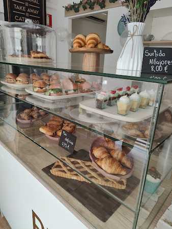 Fotografia tomada fuera de Peperina Bakery - Dulce & Salado - Bakery en Vilassar de Mar, Barcelona