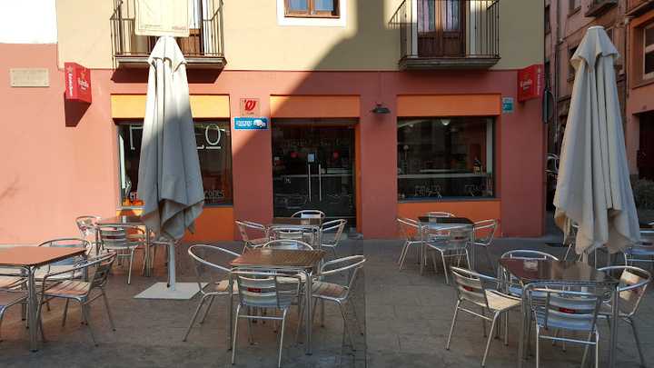 Fotografia tomada fuera de Pia & Co - bares en Olot, Girona
