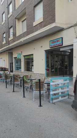 Fotografia tomada fuera de PiDeCaShop - cafeterías en Utiel, Valencia