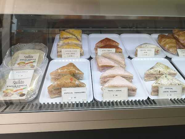 Fotografia tomada fuera de Pin Pan - Panadería en Barakaldo, Bizkaia
