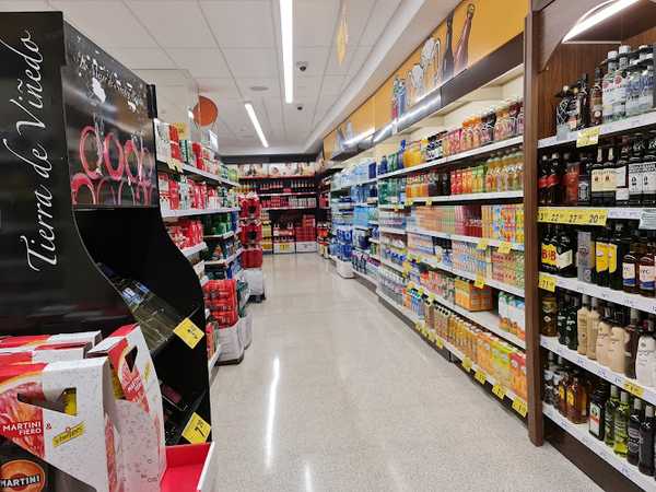 Fotografia tomada fuera de Ahorramas - Supermercado en Villaviciosa de Odón, Madrid