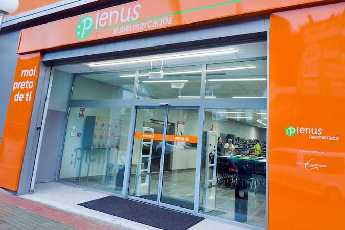 Fotografia tomada fuera de PLENUS - Supermarket en Quiroga, Lugo