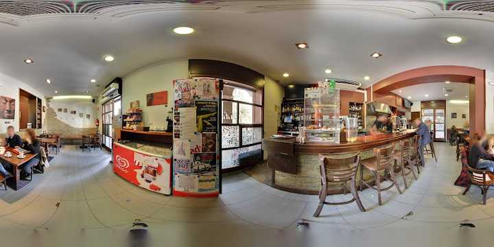 Fotografia tomada fuera de Cafeteria Arcada - cafeterías en Olot, Girona