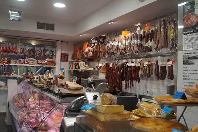 Fotografia tomada fuera de Productos Gallegos Fernández Basauri - Tienda de alimentación en Basauri, Bizkaia