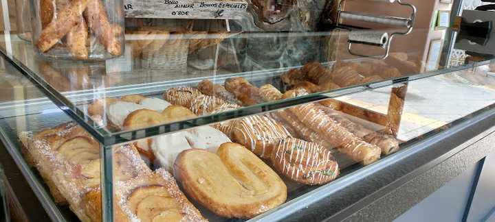 Fotografia tomada fuera de Cafetería Artesanos de Granada Motril - cafeterías en Motril, Granada